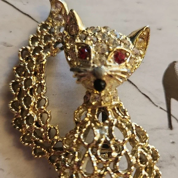 vintage cat brooch - Picture 3 of 9